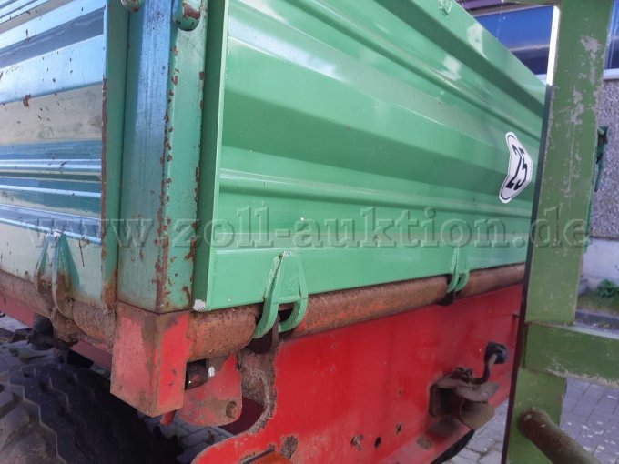 Anhänger von hinten