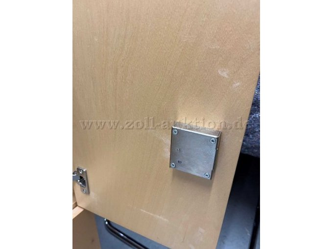 Detailansicht ein geöffnetes Fach - Schloss