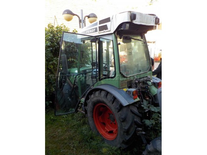 1 smalspoor-landbouwtractor Fendt 208 V – foto 4 – kavel bij Zoll-Auktion, Veitshöchheim