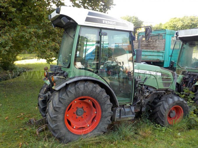 1 smalspoor-landbouwtractor Fendt 208 V Vario TMS – foto 3 – kavel bij Zoll-Auktion, Veitshöchheim