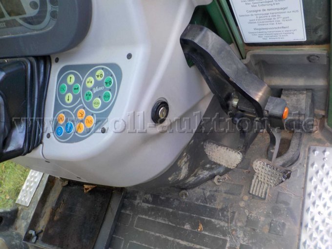 1 smalspoor-landbouwtractor Fendt 208 V Vario TMS – foto 8 – kavel bij Zoll-Auktion, Veitshöchheim