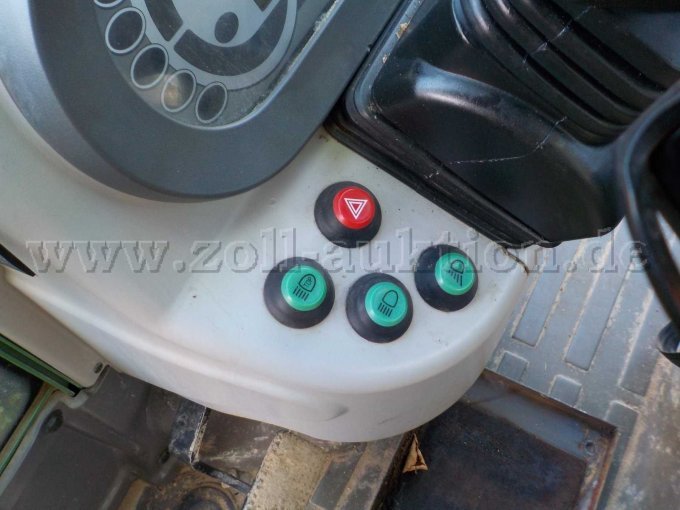 1 smalspoor-landbouwtractor Fendt 208 V Vario TMS – foto 10 – kavel bij Zoll-Auktion, Veitshöchheim