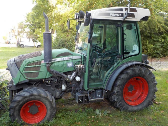 Seitenansicht Ackerschlepper
