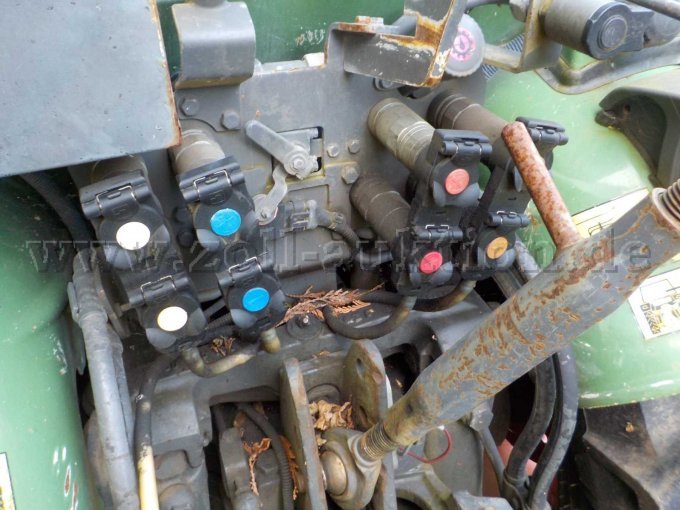 Detailbild Hydraulikanschlüsse
