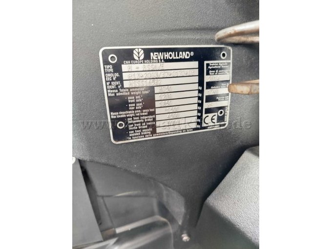 1 Schmalspur Schlepper New Holland T3030 Allrad – foto 12 – kavel bij Zoll-Auktion, Buchenberg