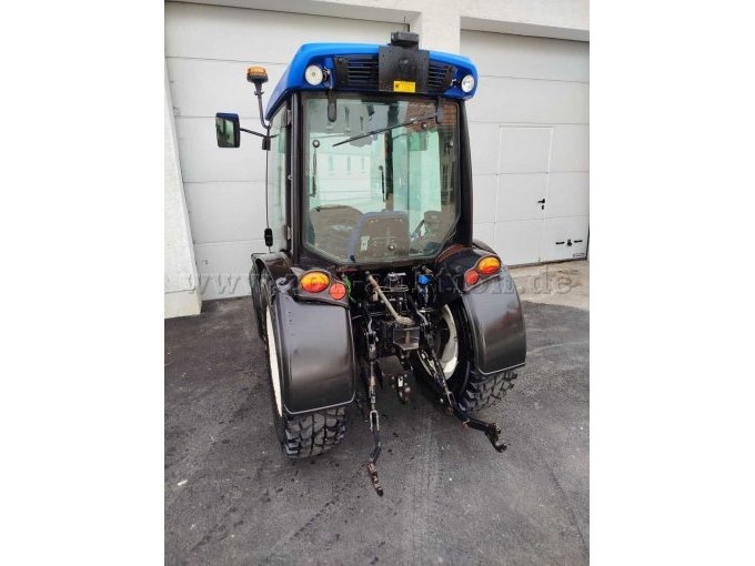 1 Schmalspur Schlepper New Holland T3030 Allrad – foto 5 – kavel bij Zoll-Auktion, Buchenberg
