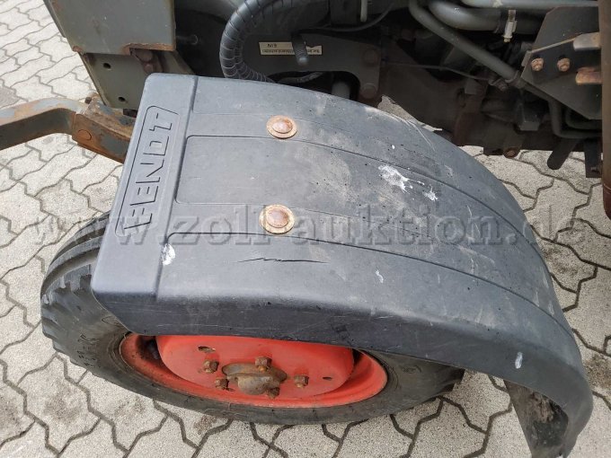 Kotflügel vorne-links