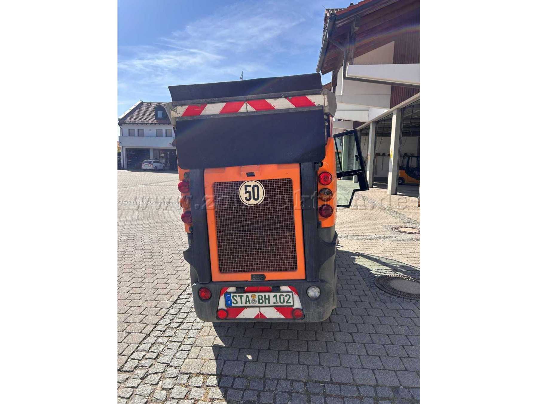 Hinten