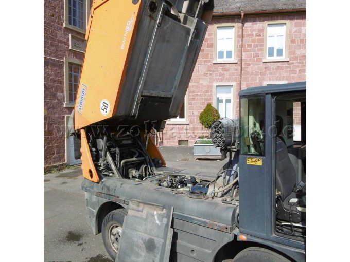 Behälter gekippt