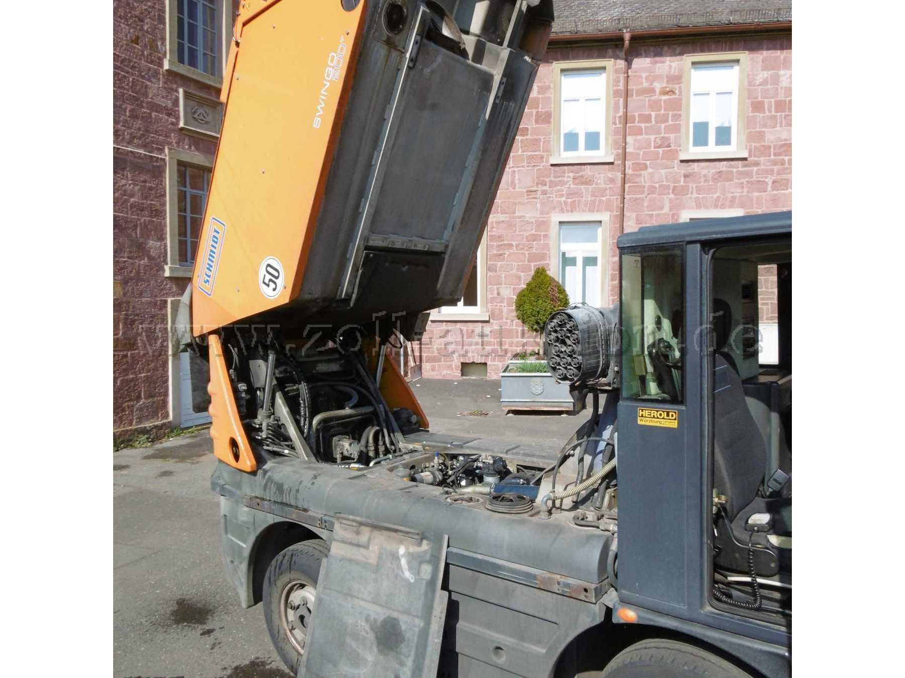 Behälter gekippt