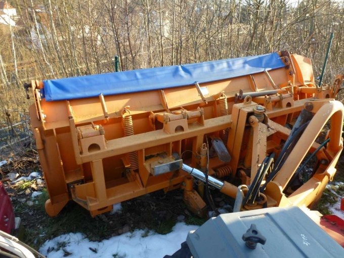 Schmidt MF 2.4 Schneepflug Schmidt MF 2.4 Schneepflug