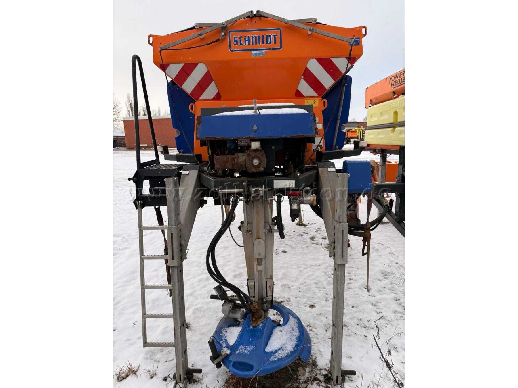 Streuer Heckansicht
