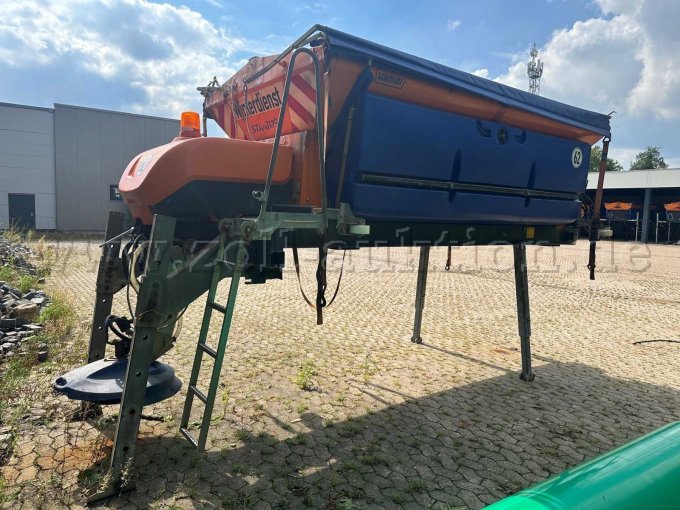 Streuer hinten von rechts