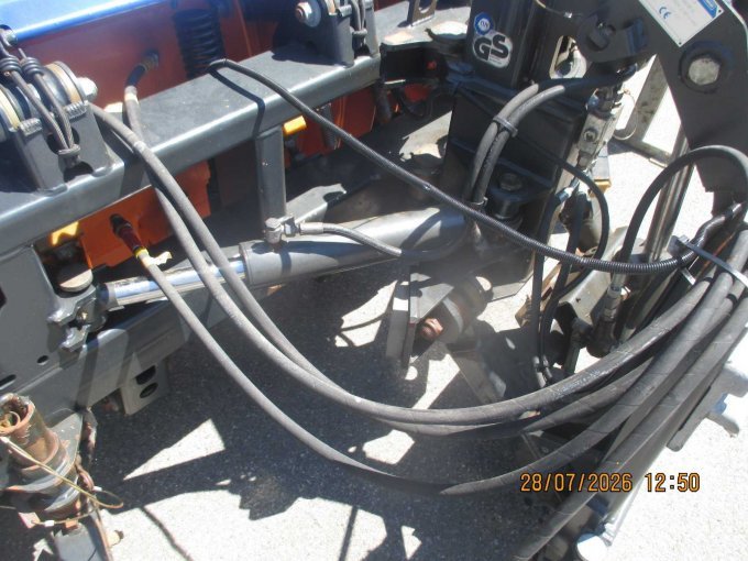 Hydraulischer Schwenkzylinder und Hydraulischen Anschlussleitungen