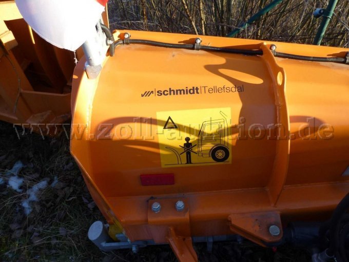 Teilansicht mit Warnflagge