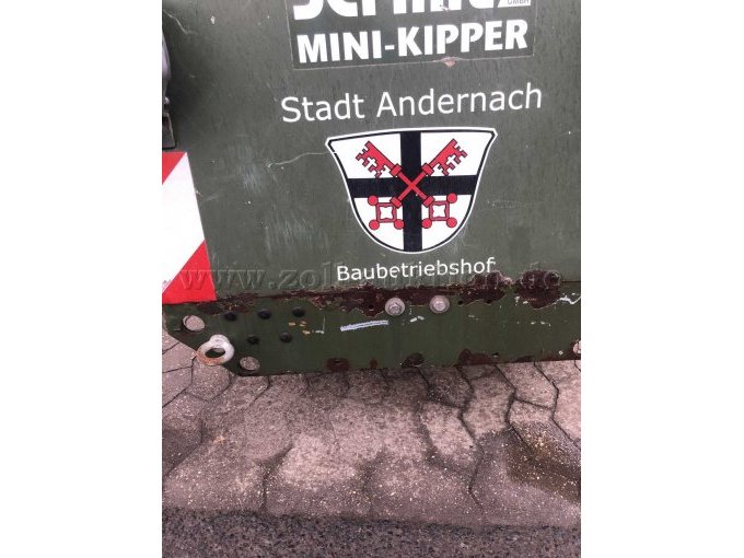 Schmitz Mini
Kipper MK 1707
Vrontansicht Verrostungen an der Stirnwand