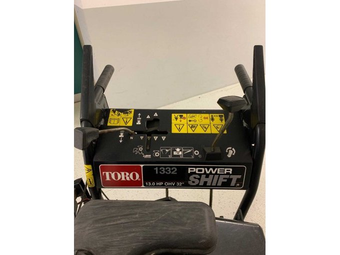 1 sneeuwfrees Toro Powershift 1332 – foto 6 – kavel bij Zoll-Auktion, Albstadt