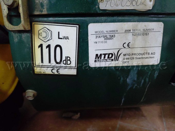 Bild 10:
Aufnahme des Typenschildes mit Seriennummer