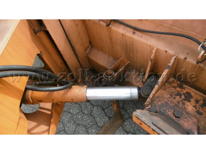 rechten hydraulischen Schwenkzylinders