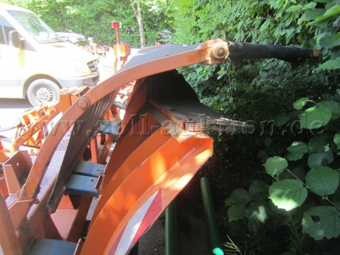 Ansicht von rechts mit Schneefang