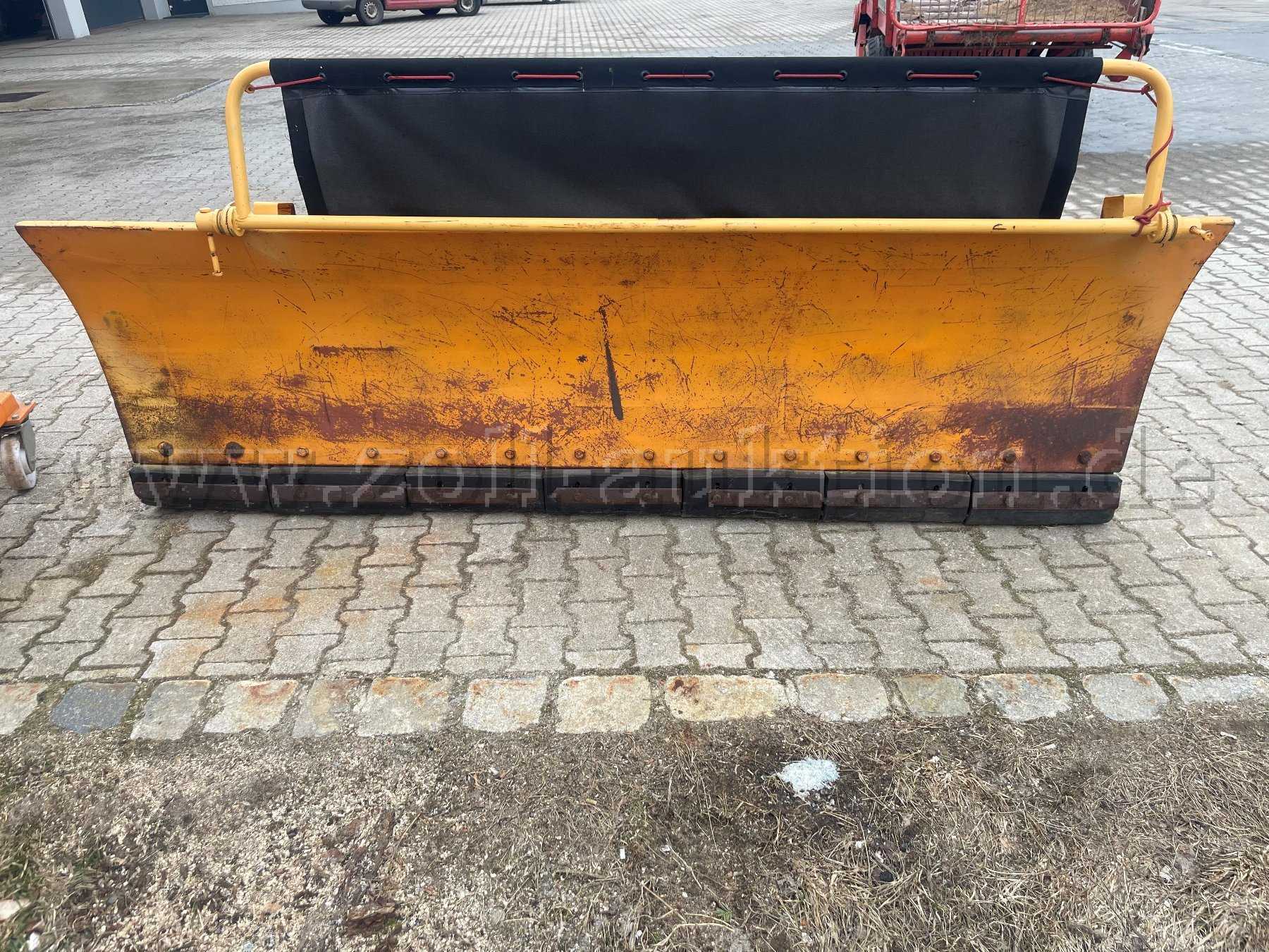 Schneepflug von vorne