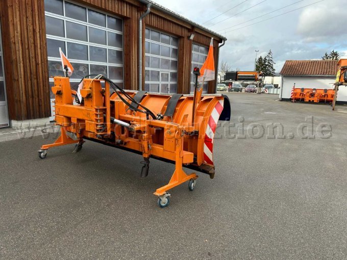 Schneepflug - Ansicht rechts von hinten