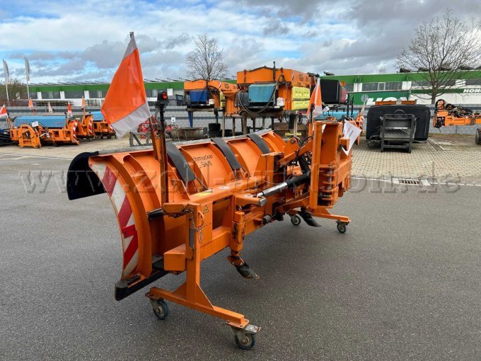 Schneepflug - Ansicht links von hinten