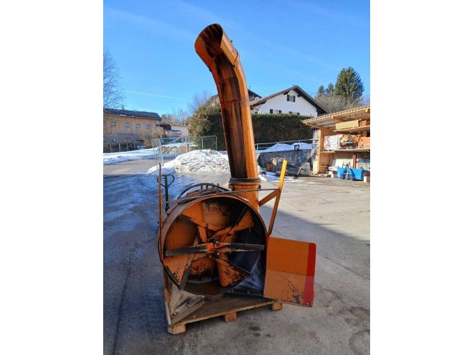 Front bzw. Schneeaufnahme Front bzw. Schneeaufnahme