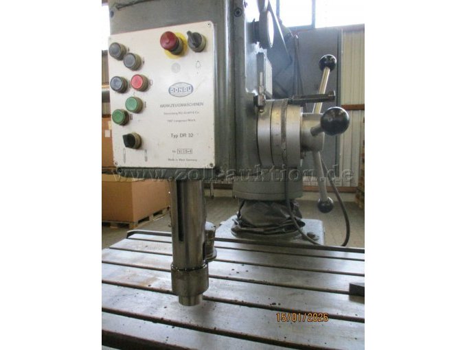 Bohrkopf mit ausgefahrene Pinole