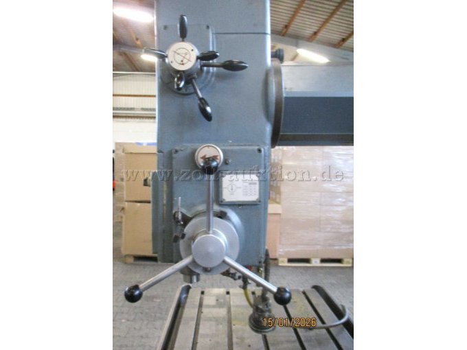 Bedienung seitlich, Drehkreuz am Bohrkopf