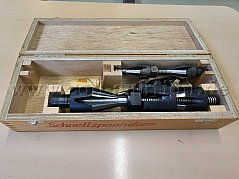 Schnellspanndorn in Kiste