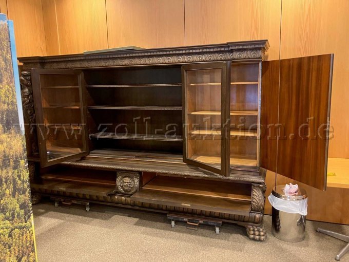 Schrank offen