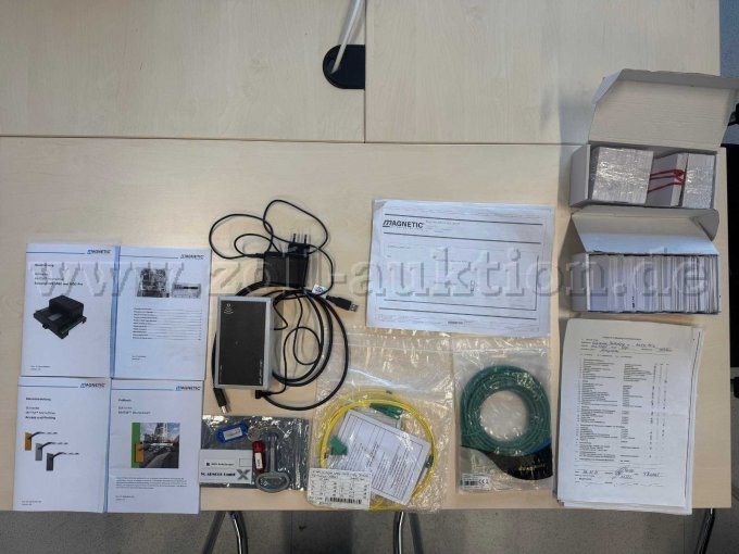 Zubehör und Unterlagen komplett