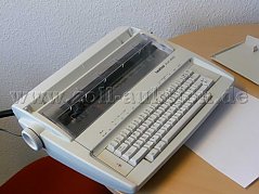 Komplettansicht der Schreibmaschine