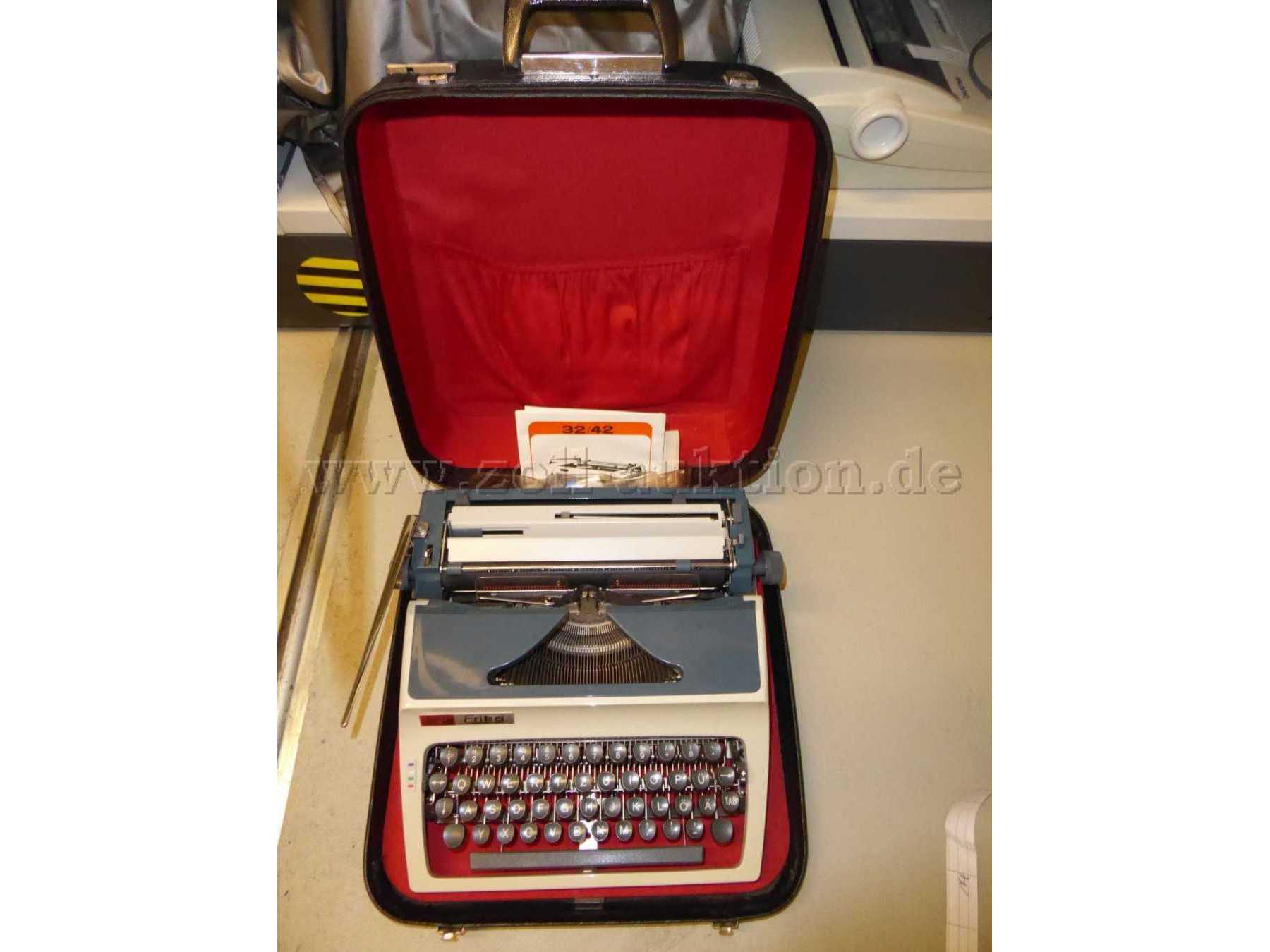 Schreibmaschine Daro Erika Modell 32