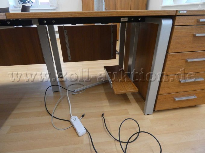1 Schreibtisch-Kombination mit Standcontainer, Regal und Stehpult von Palmberg – foto 4 – kavel bij Zoll-Auktion, Dippoldiswalde