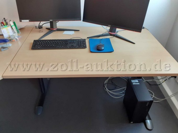 Tisch 120 x 80 mit links zurück gesetztem Fuß Tisch 120 x 80 mit links zurück gesetztem Fuß