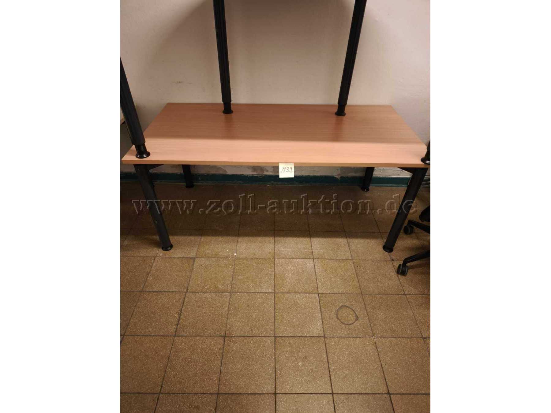Schreibtisch front