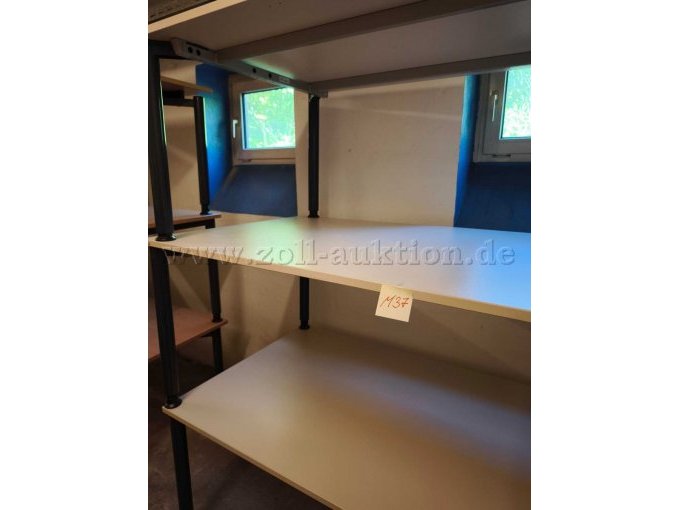 Schreibtisch front