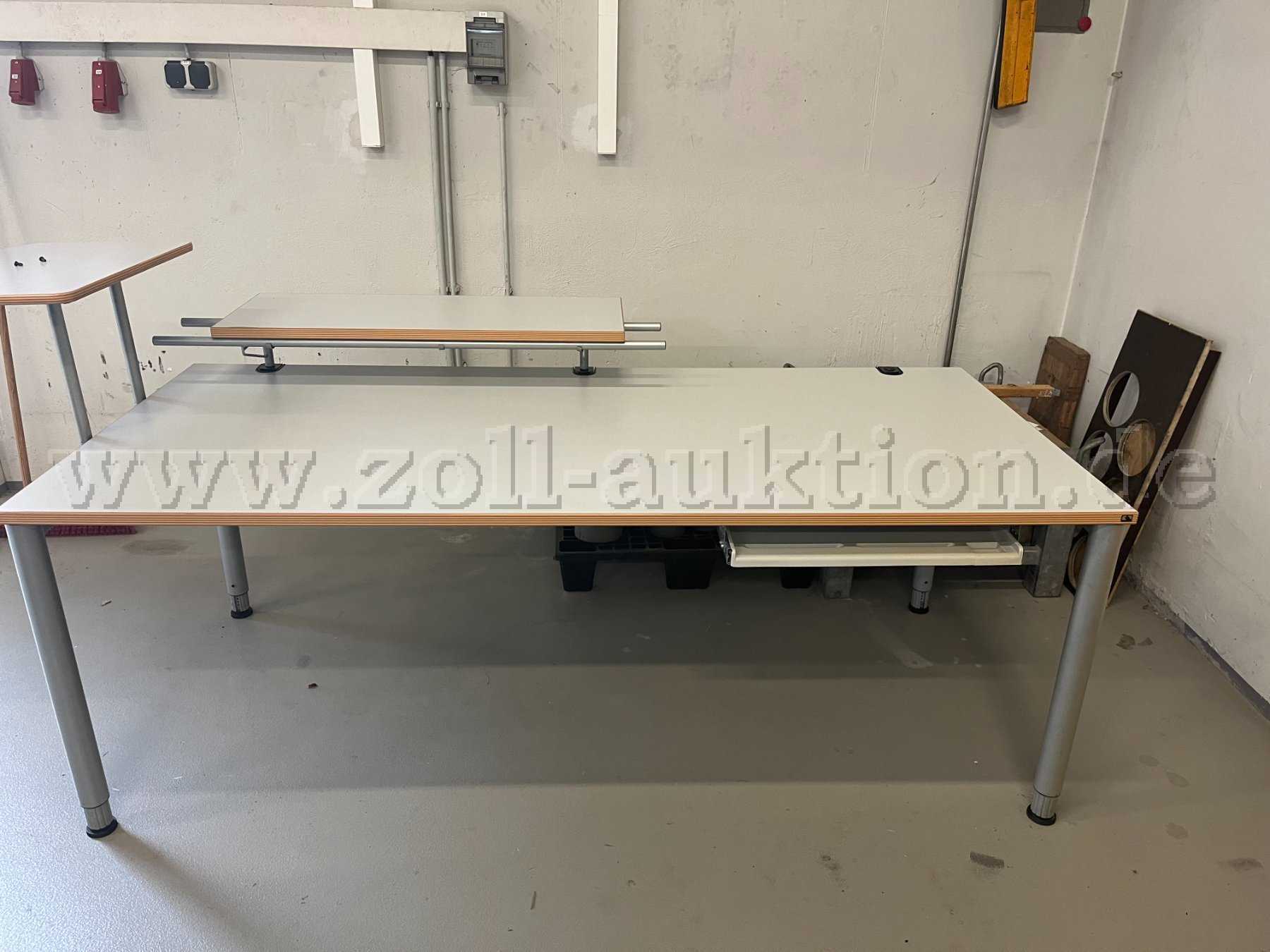 Schreibtisch3