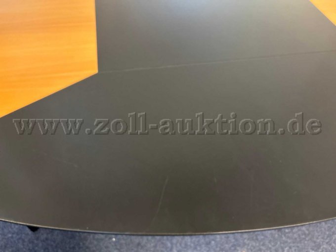 Detailansicht Oberseite Tischplatte - Druckstellen in Lederoberfläche