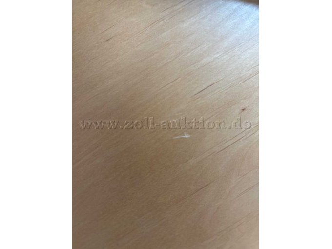Detailansicht Kratzer Tischplatte
