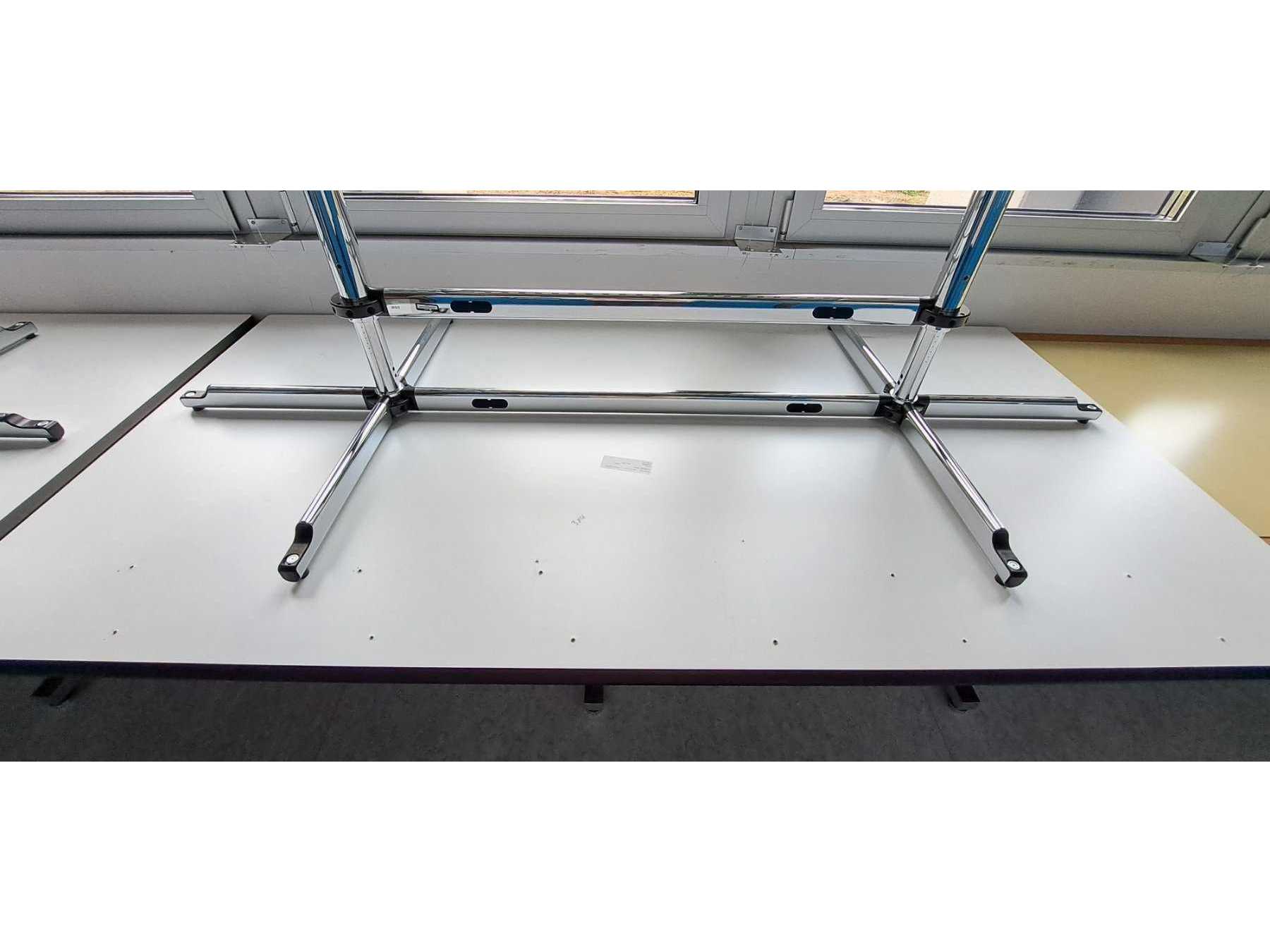 Gestell mit mechan. Höhenverstellung im 1 cm Raster (68-76 cm)