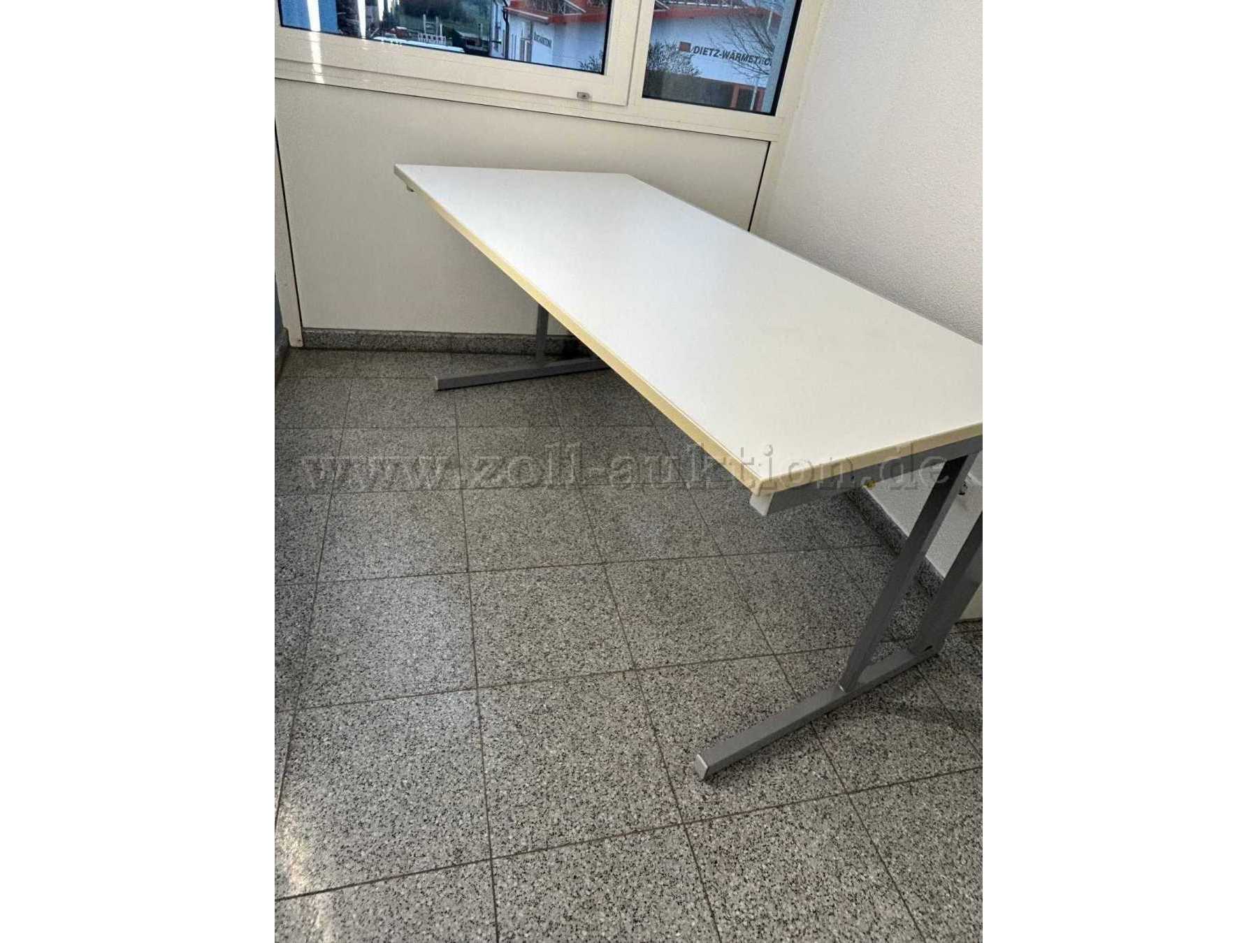 Schreibtisch