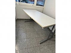 Schreibtisch