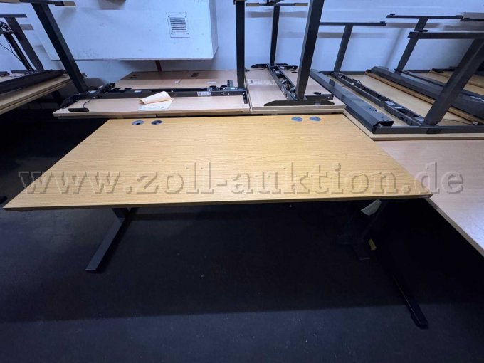 Schreibtisch Frontansicht Schreibtisch Frontansicht