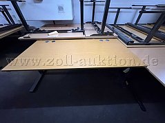 Schreibtisch Frontalansicht