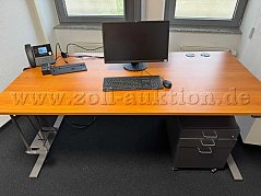 Schreibtisch Frontalansicht