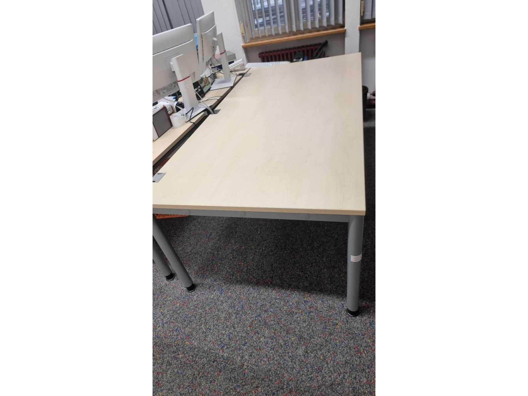 Schreibtisch rechteckig(1)