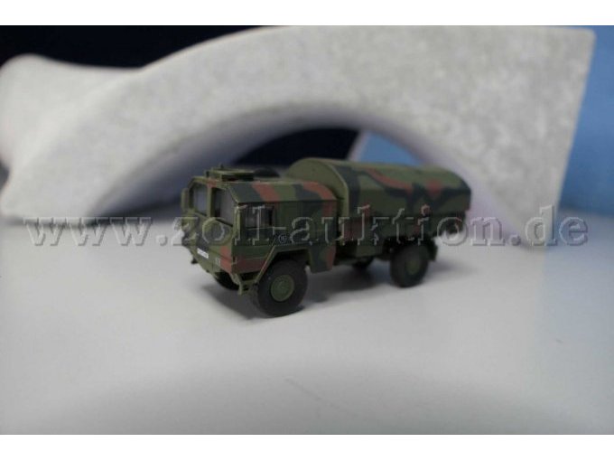 Schuco  Modellfahrzeug 5t GL Bundeswehr Flecktarn, 1:87 Ansicht von der Seite